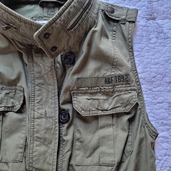 Abercrombie & Fitch Army Green Vest - Picture 3 of 7